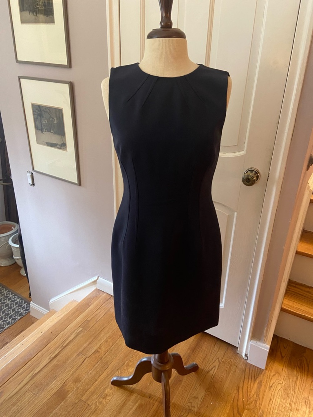T Tahari Black Sleeveless Sheath Dress
